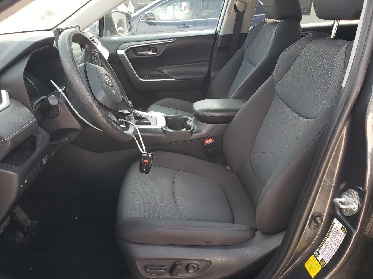 2T3W1RFV0LW071083 2020 Toyota Rav4 Xle