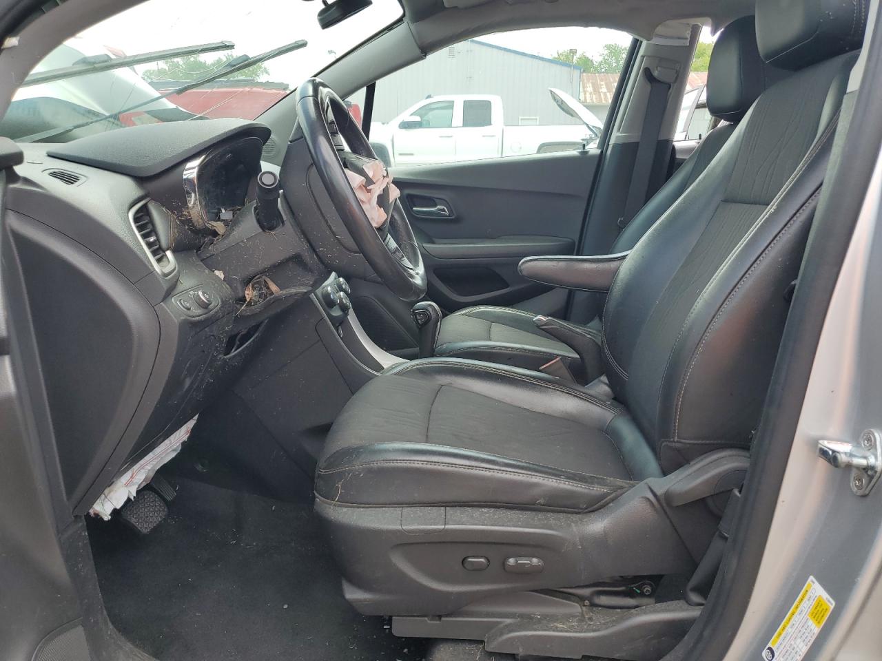 KL7CJPSB6KB916185 CHEVROLET TRAX 2019