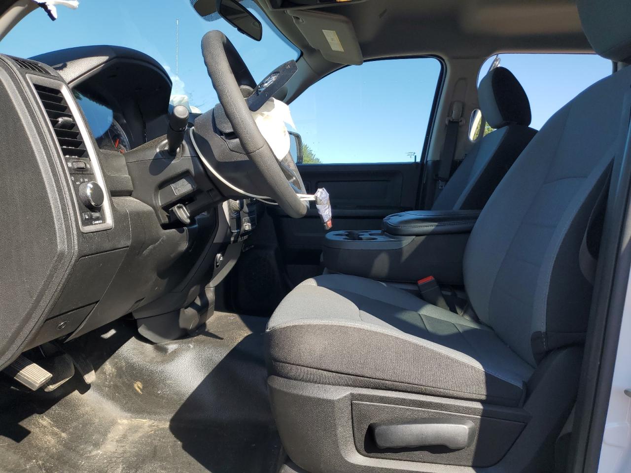 1C6RR6FG2PS554375 2023 Ram 1500 Classic Tradesman