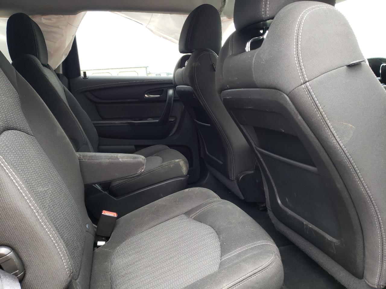 1GNKRGKD1GJ332404 2016 Chevrolet Traverse Lt