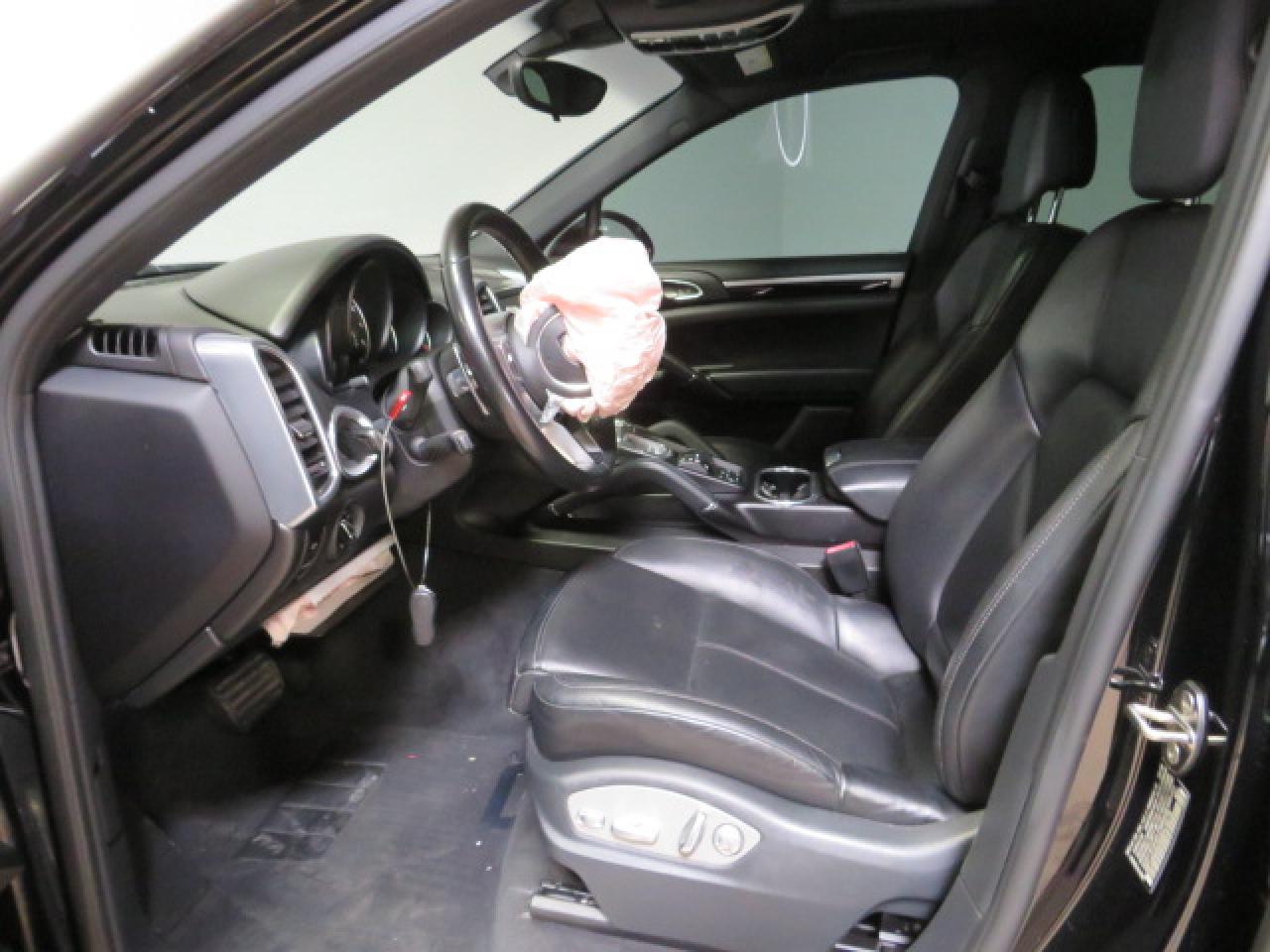 WP1AA2A2XGKA15275 2016 Porsche Cayenne