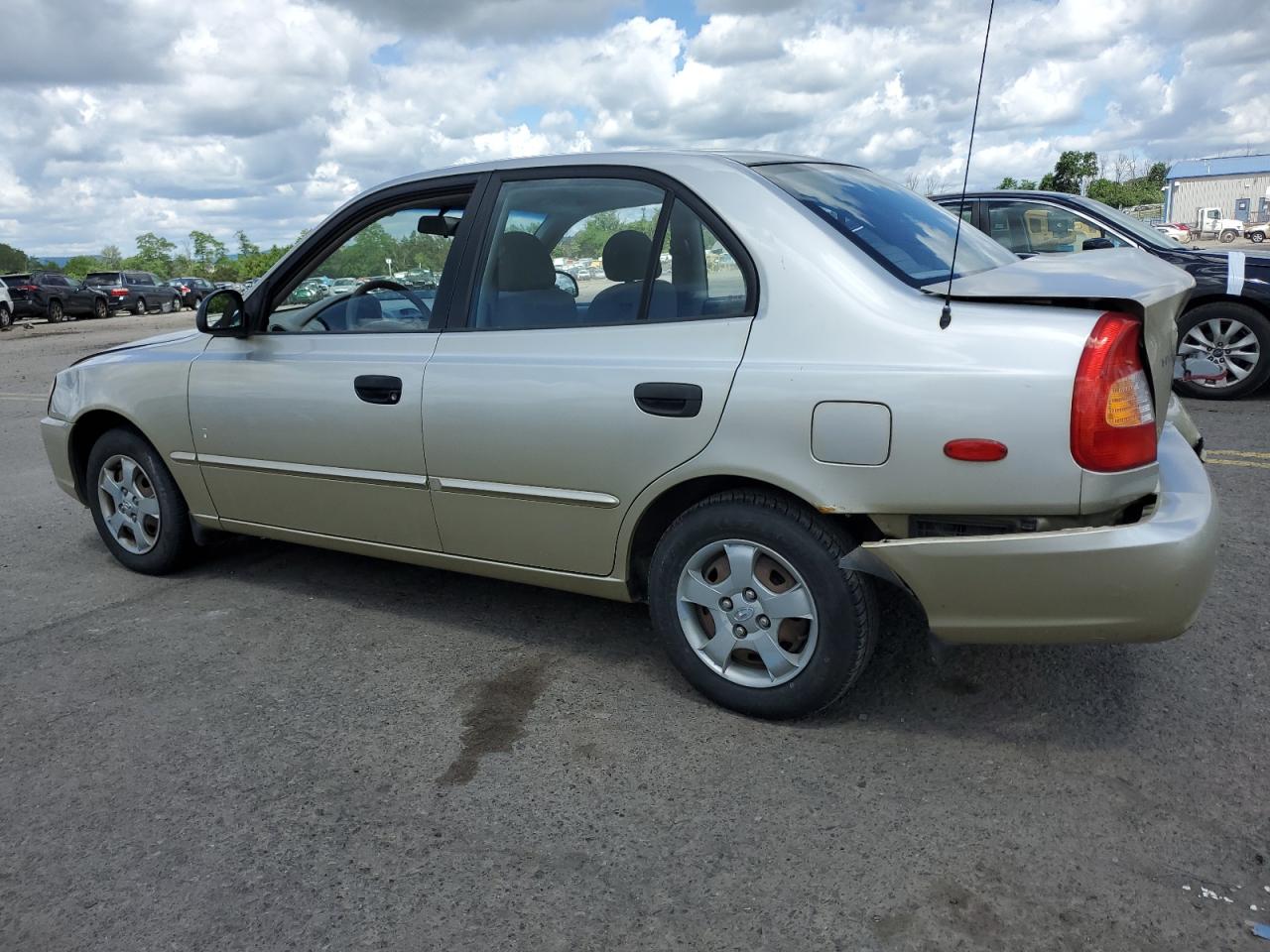 KMHCG45C82U401290 2002 Hyundai Accent Gl