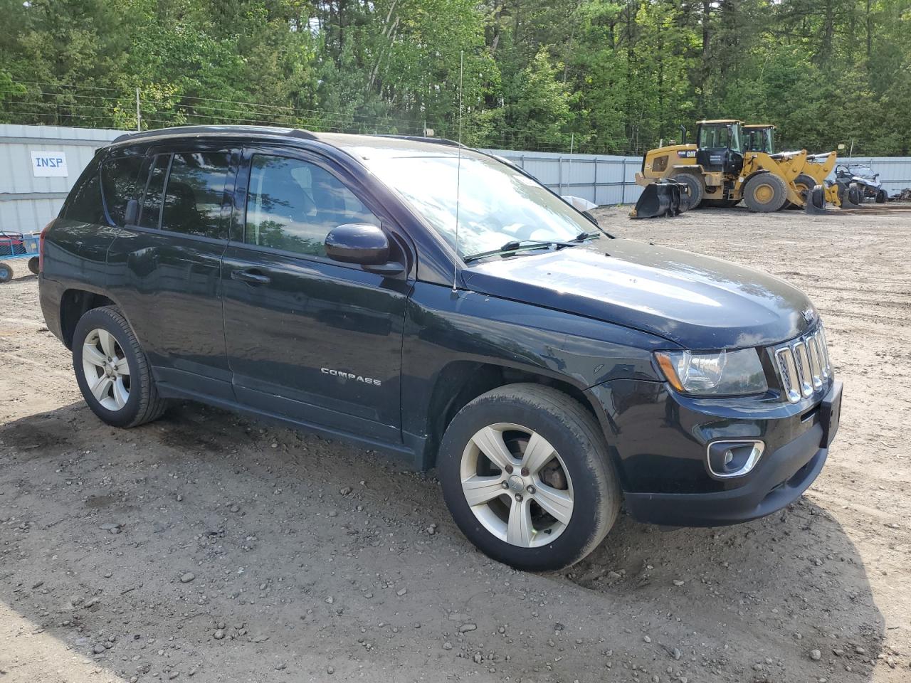 2015 Jeep Compass Latitude vin: 1C4NJDEB9FD121664