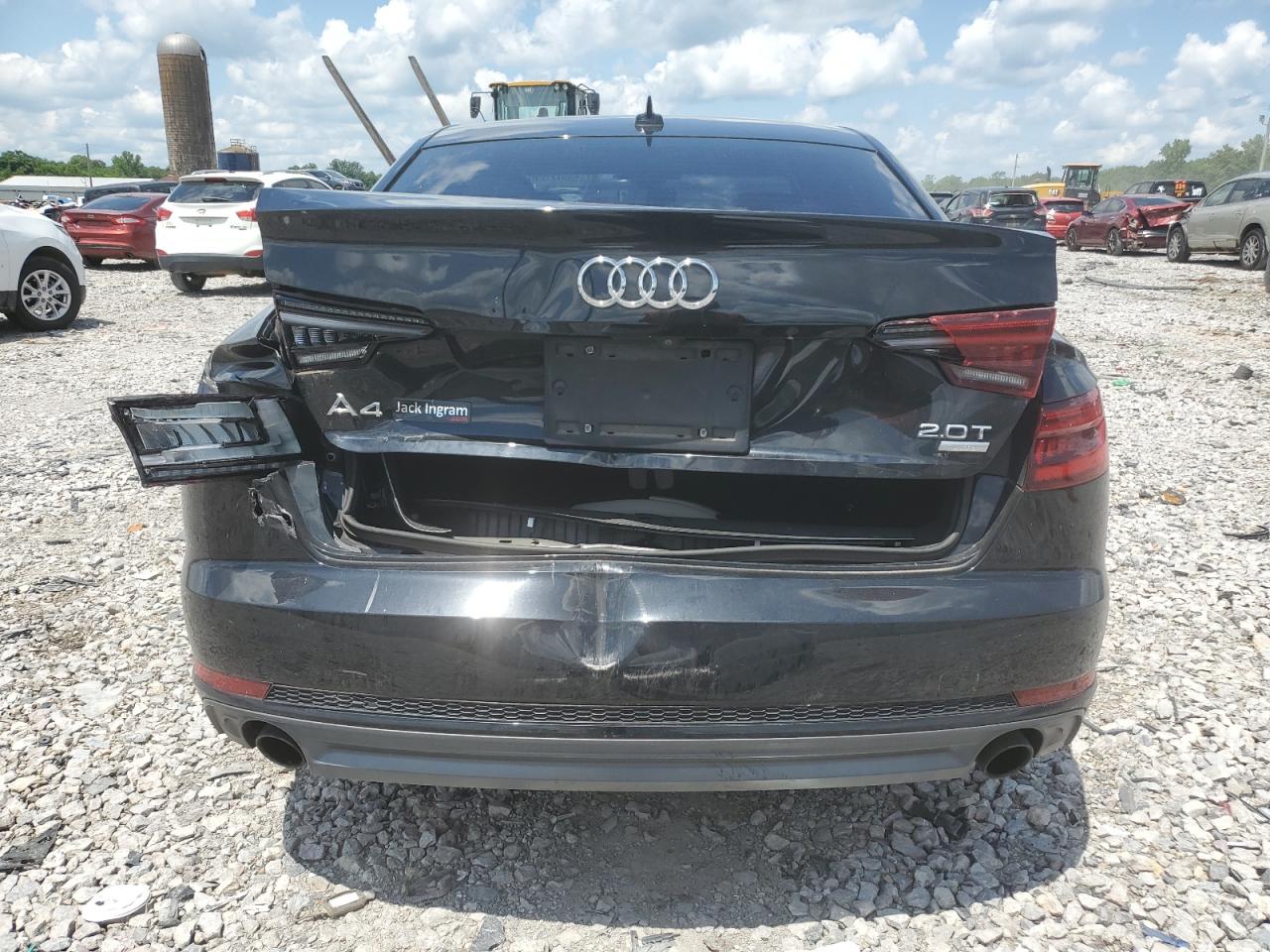 WAUKMAF41JN000300 2018 Audi A4 Premium