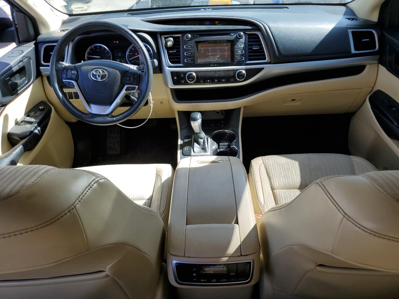 5TDBKRFH2FS183332 2015 Toyota Highlander Le