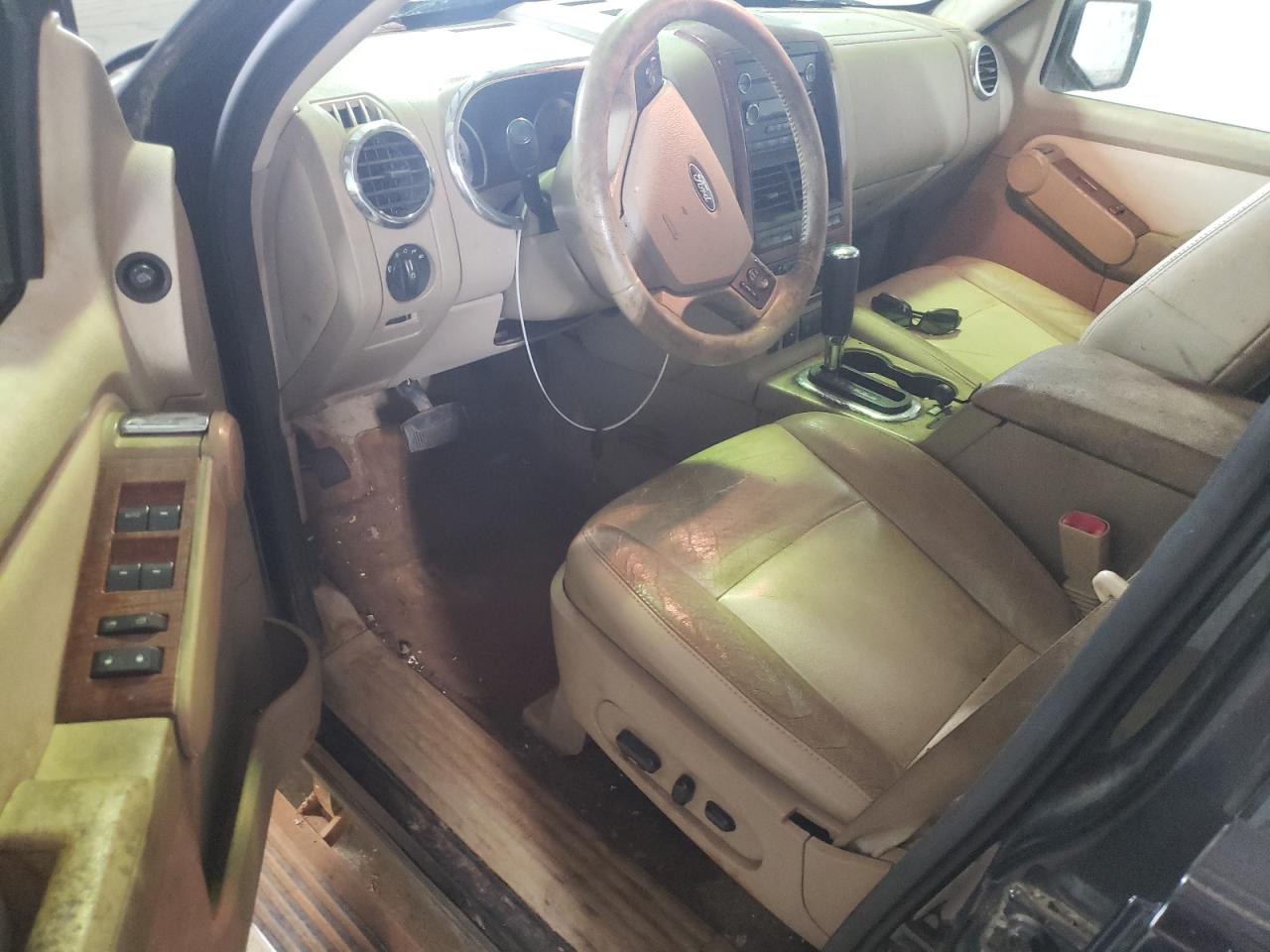 1FMEU748X8UA39049 2008 Ford Explorer Eddie Bauer