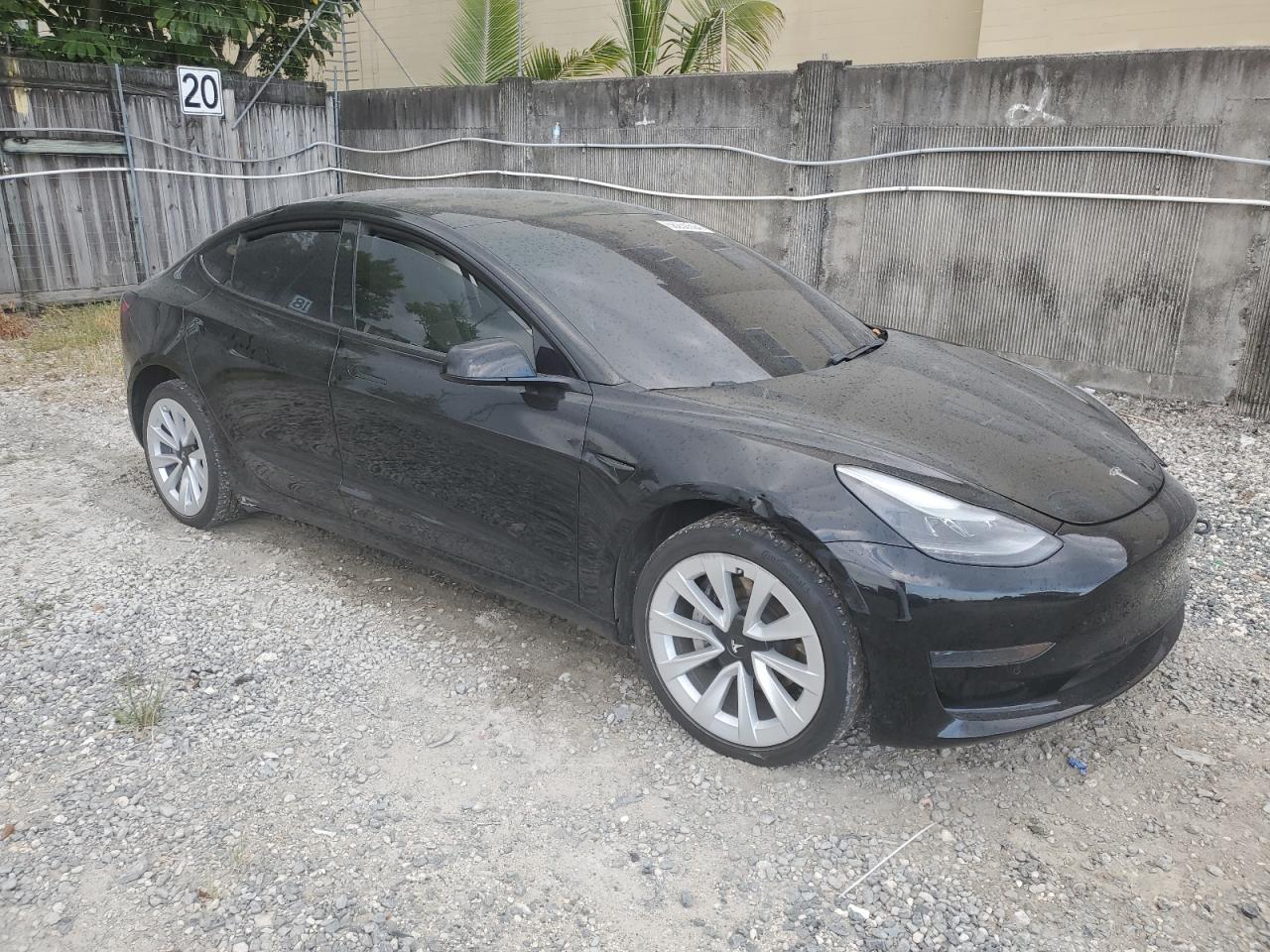 Lot #2996566516 2021 TESLA MODEL 3