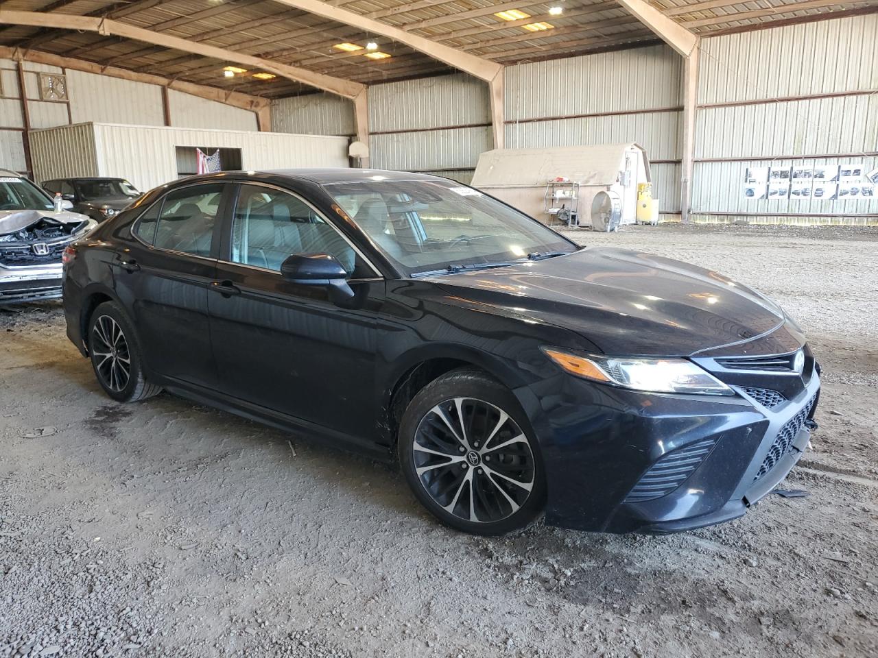 4T1B11HK6JU092075 TOYOTA CAMRY 2018