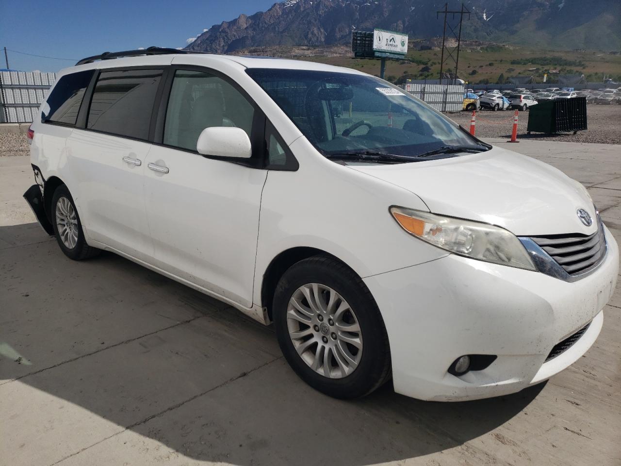 5TDYK3DC5CS179205 2012 Toyota Sienna Xle