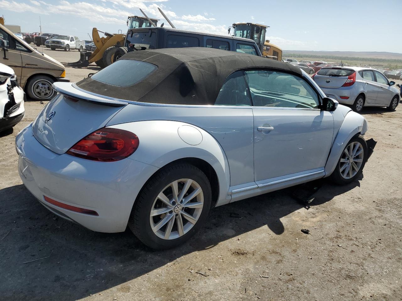 3VW5DAAT7JM502251 2018 Volkswagen Beetle S