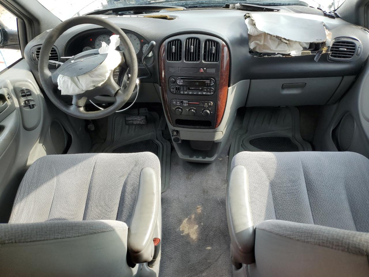 2C4GP44R04R603326 2004 Chrysler Town & Country Lx