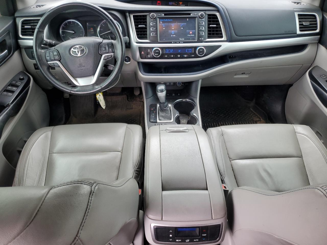 5TDJZRFH8JS485644 2018 Toyota Highlander Se