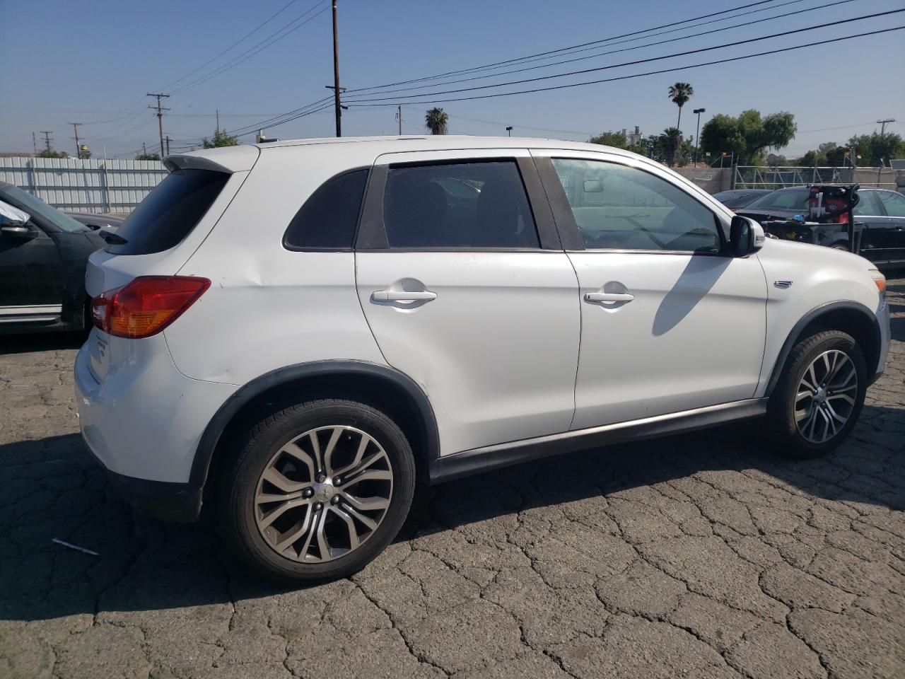 2016 Mitsubishi Outlander Sport Es vin: JA4AP3AW2GZ036714