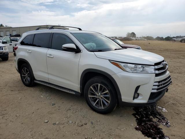 2018 Toyota Highlander Se VIN: 5TDKZRFH3JS288109 Lot: 56168554