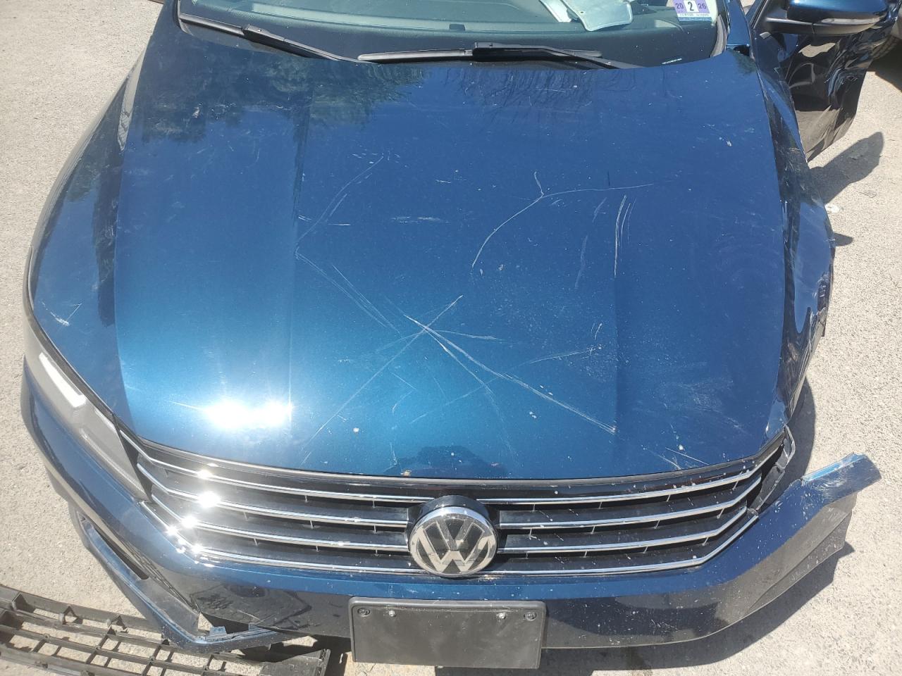 1VWLA7A30KC011994 2019 Volkswagen Passat Wolfsburg