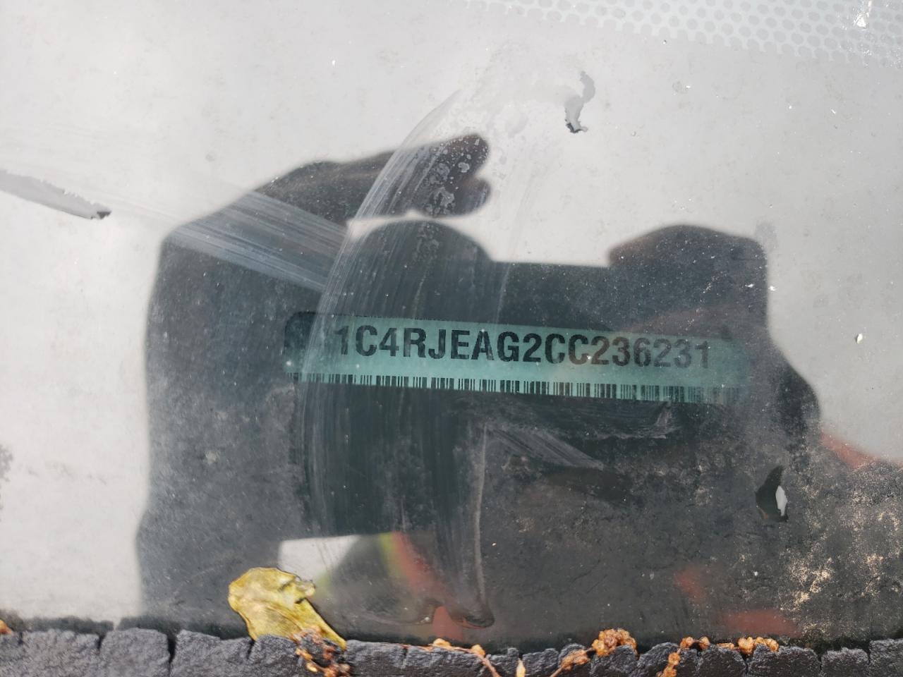 1C4RJEAG2CC236231 2012 Jeep Grand Cherokee Laredo