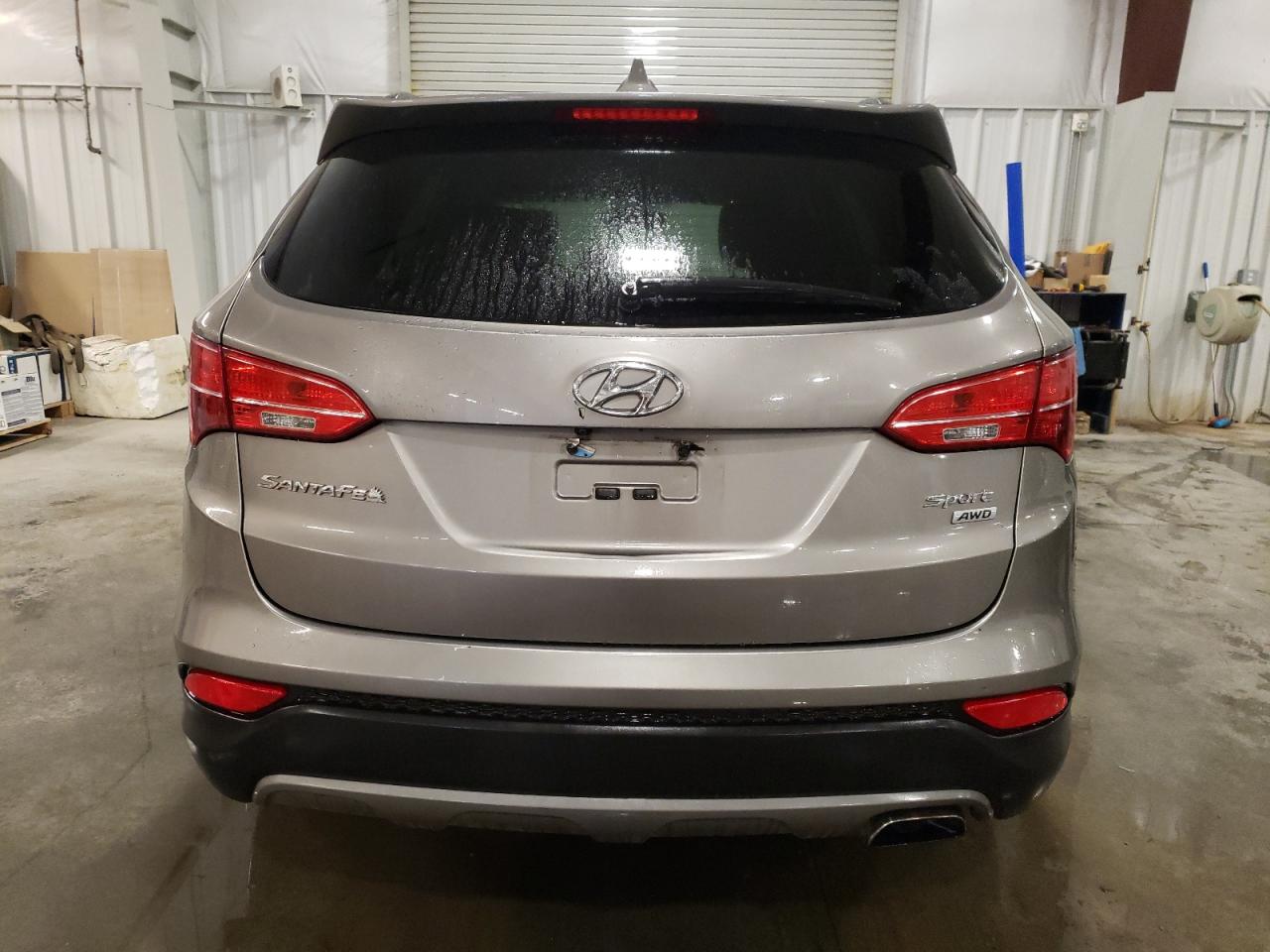 2016 Hyundai Santa Fe Sport vin: 5XYZUDLB5GG333489