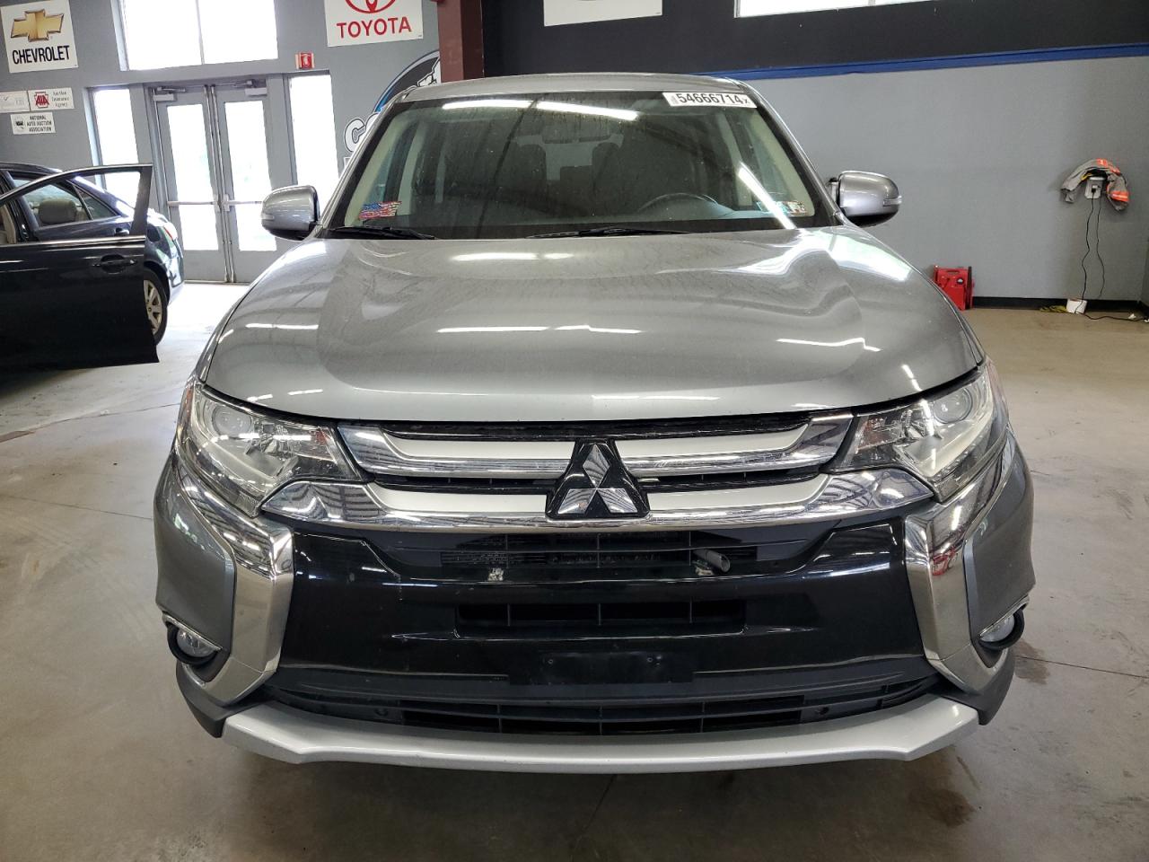 JA4AZ3A35GZ015209 2016 Mitsubishi Outlander Se