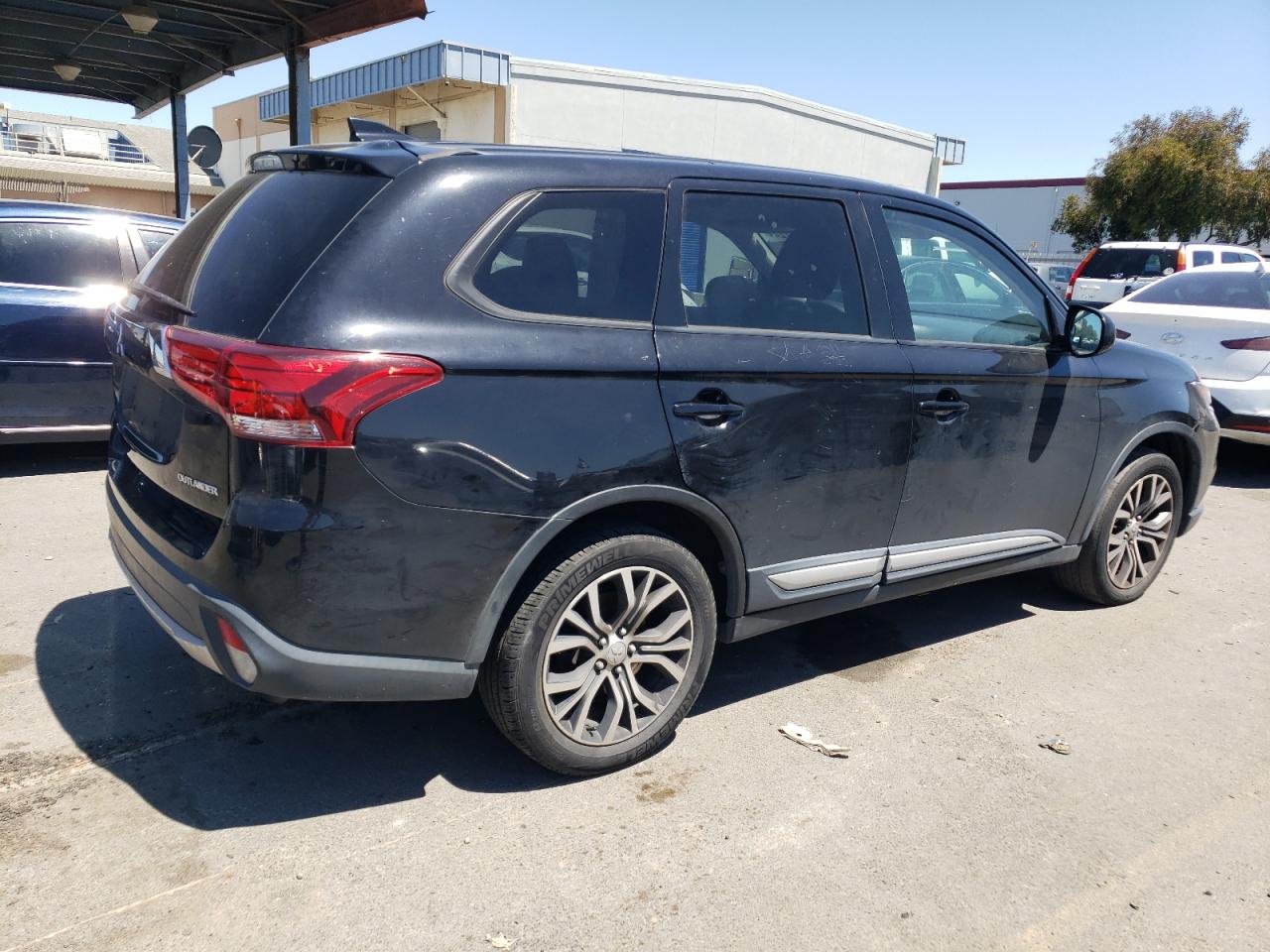 JA4AD2A32JJ002836 2018 Mitsubishi Outlander Es