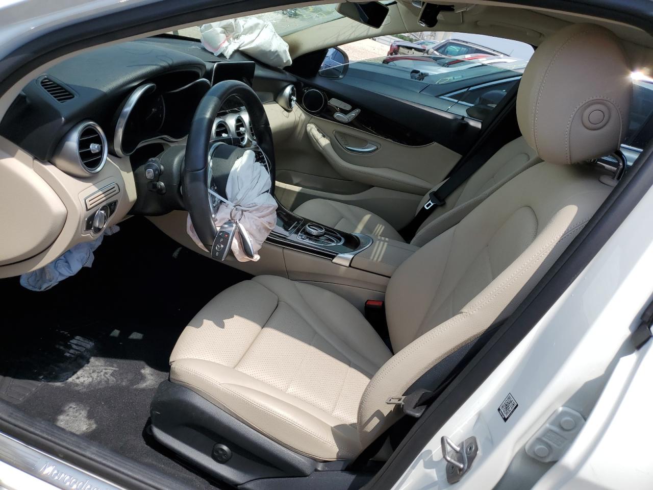 WDDWF8DB8KR483289 2019 Mercedes-Benz C 300