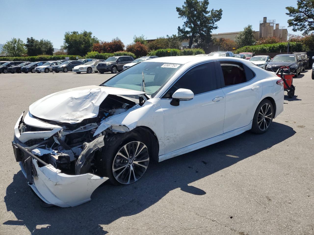 4T1B11HK1JU015856 2018 Toyota Camry L