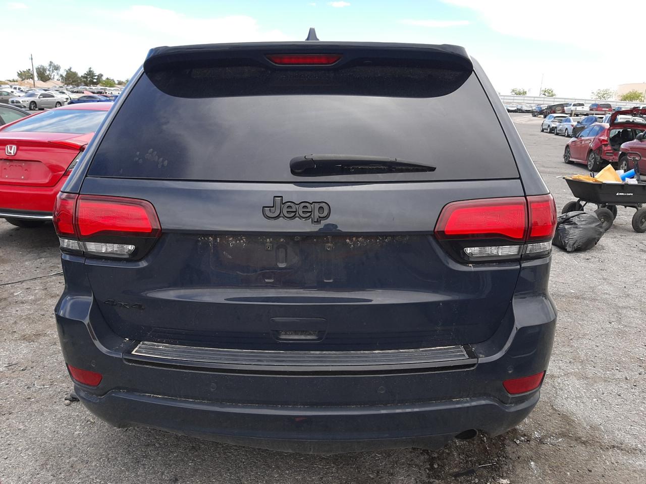 1C4RJFAG3JC214242 2018 Jeep Grand Cherokee Laredo