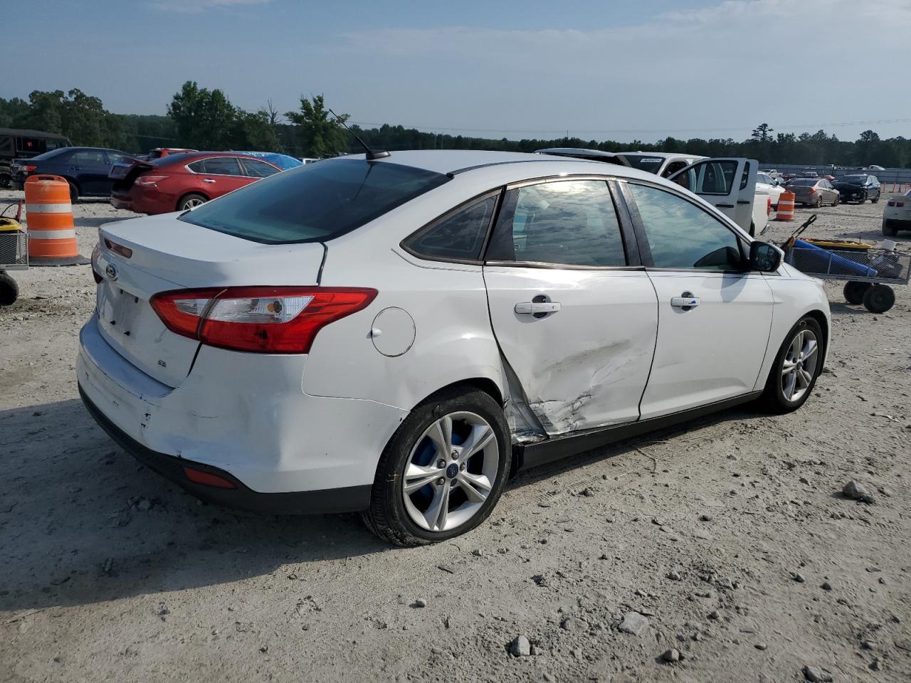 2014 Ford Focus Se vin: 1FADP3F28EL446769