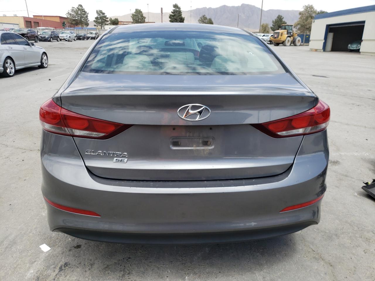 5NPD74LF5JH352158 2018 Hyundai Elantra Se