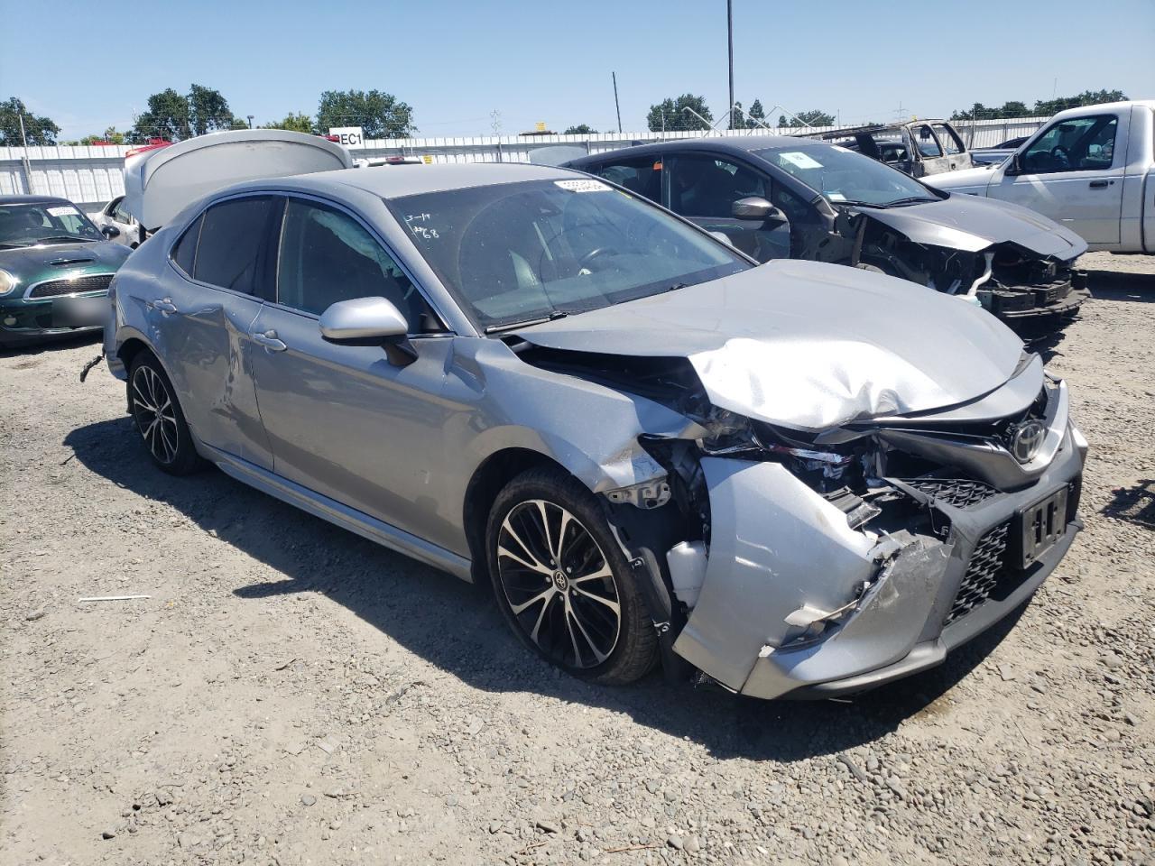 2018 Toyota Camry L vin: 4T1B11HK7JU502172