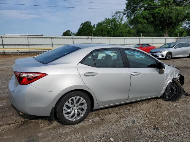 2018 Toyota Corolla L VIN: 5YFBURHE7JP820990 Lot: 53797284