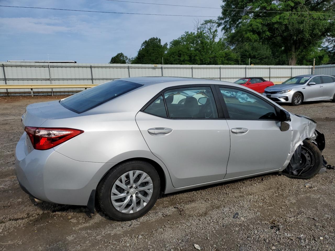 5YFBURHE7JP820990 2018 Toyota Corolla L