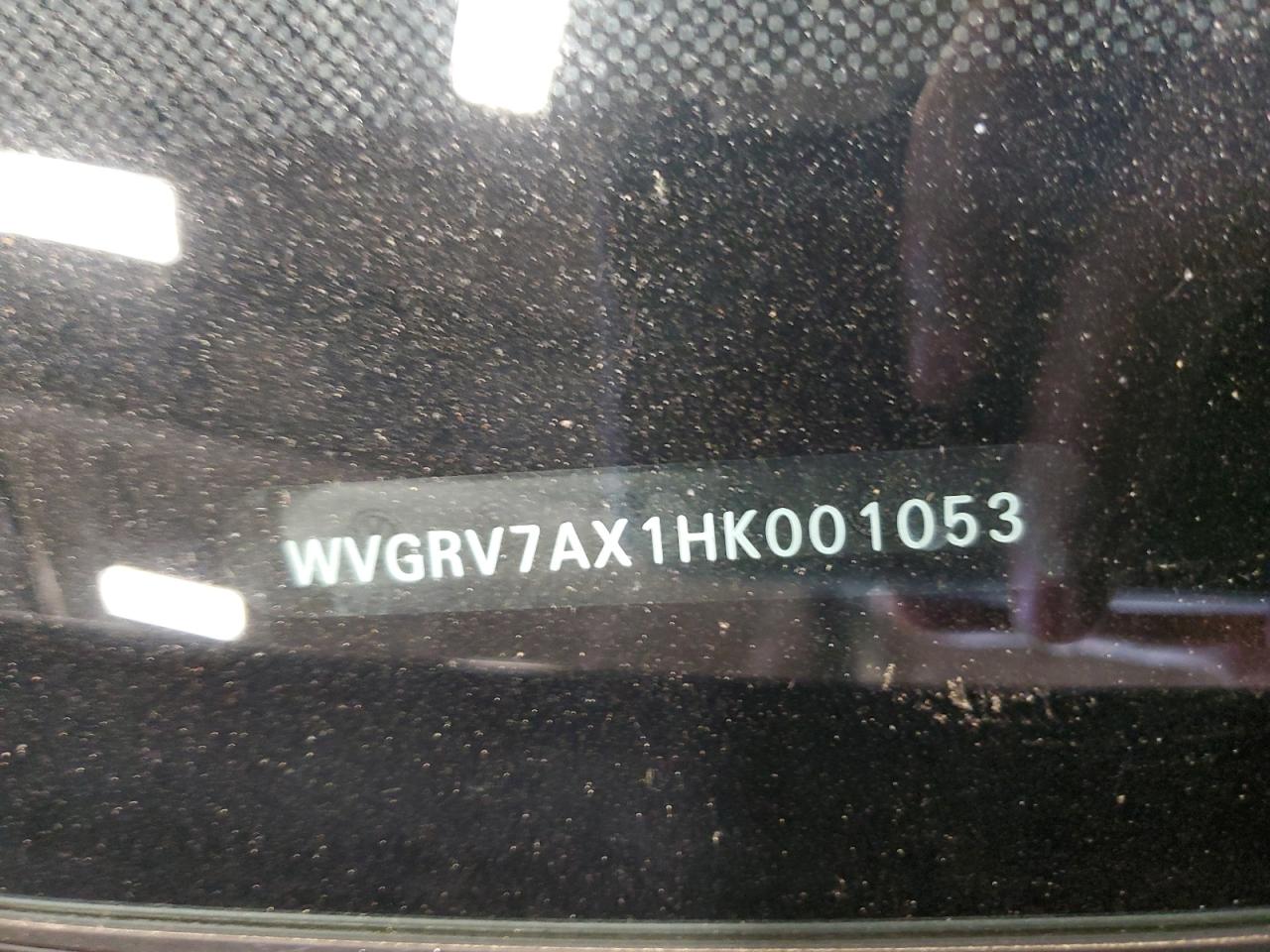 WVGRV7AX1HK001053 2017 Volkswagen Tiguan Wolfsburg