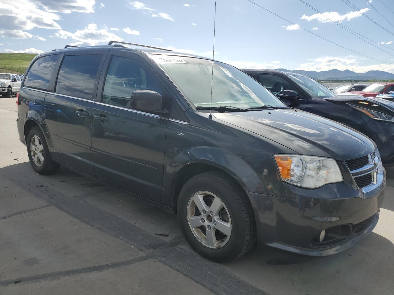 2D4RN5DG7BR689303 2011 Dodge Grand Caravan Crew