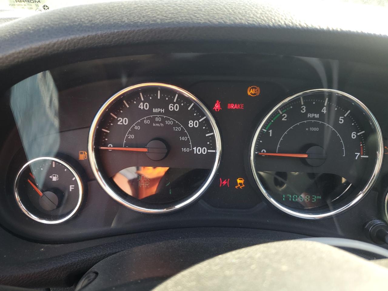 1C4BJWEG5GL244752 2016 Jeep Wrangler Unlimited Sahara