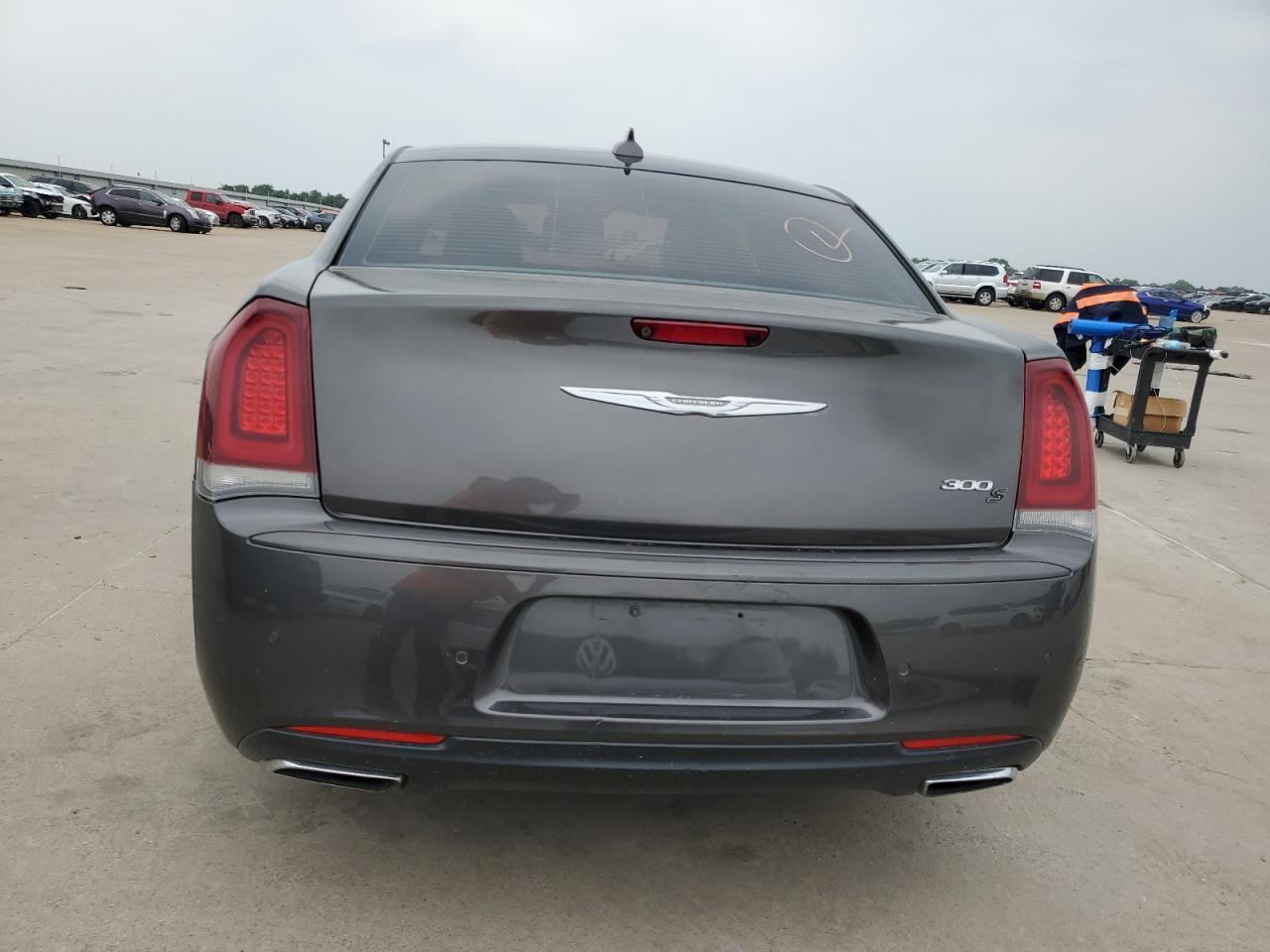 2C3CCABG5JH291858 2018 Chrysler 300 S