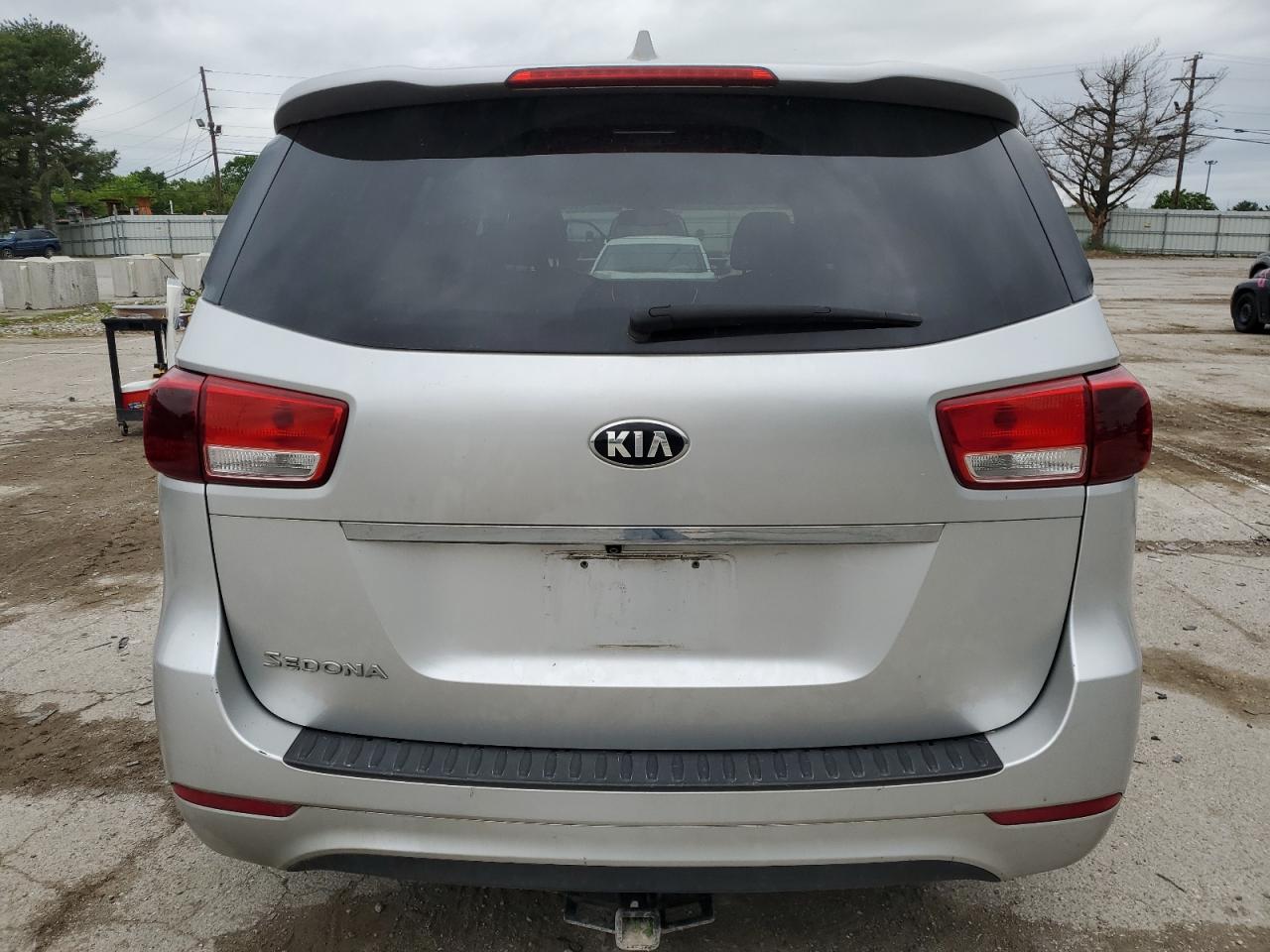 KNDMB5C18H6227300 2017 Kia Sedona Lx