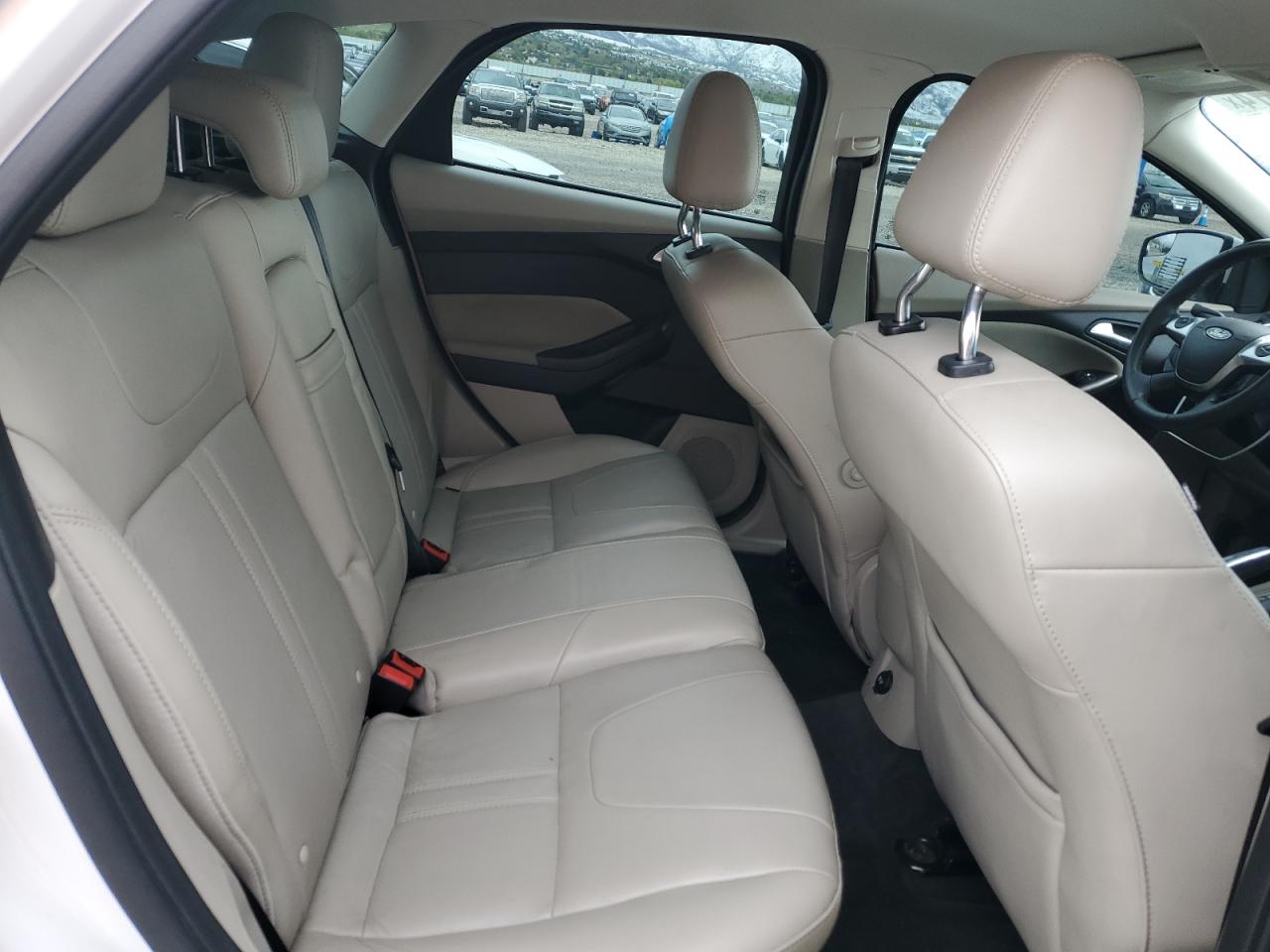 1FAHP3M25CL206340 2012 Ford Focus Sel