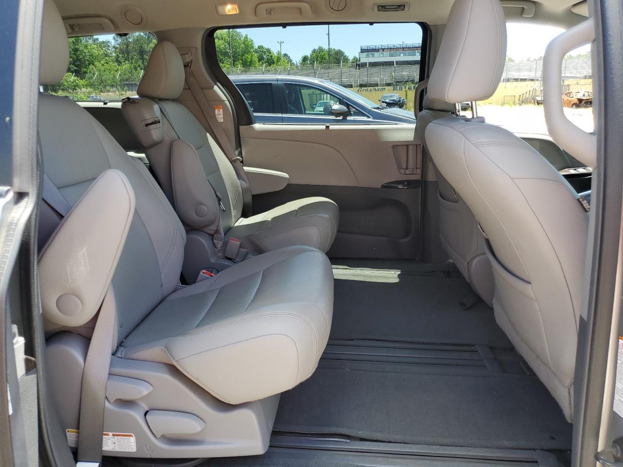 5TDYK3DC2FS553385 2015 Toyota Sienna Xle