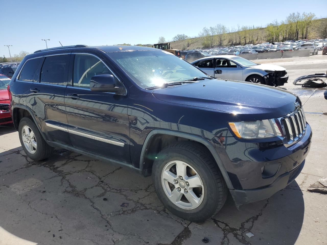 1J4RR4GG1BC572102 2011 Jeep Grand Cherokee Laredo