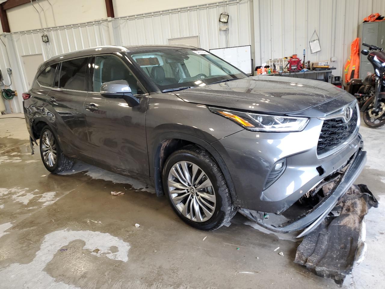 5TDFZRBH8MS095353 2021 Toyota Highlander Platinum