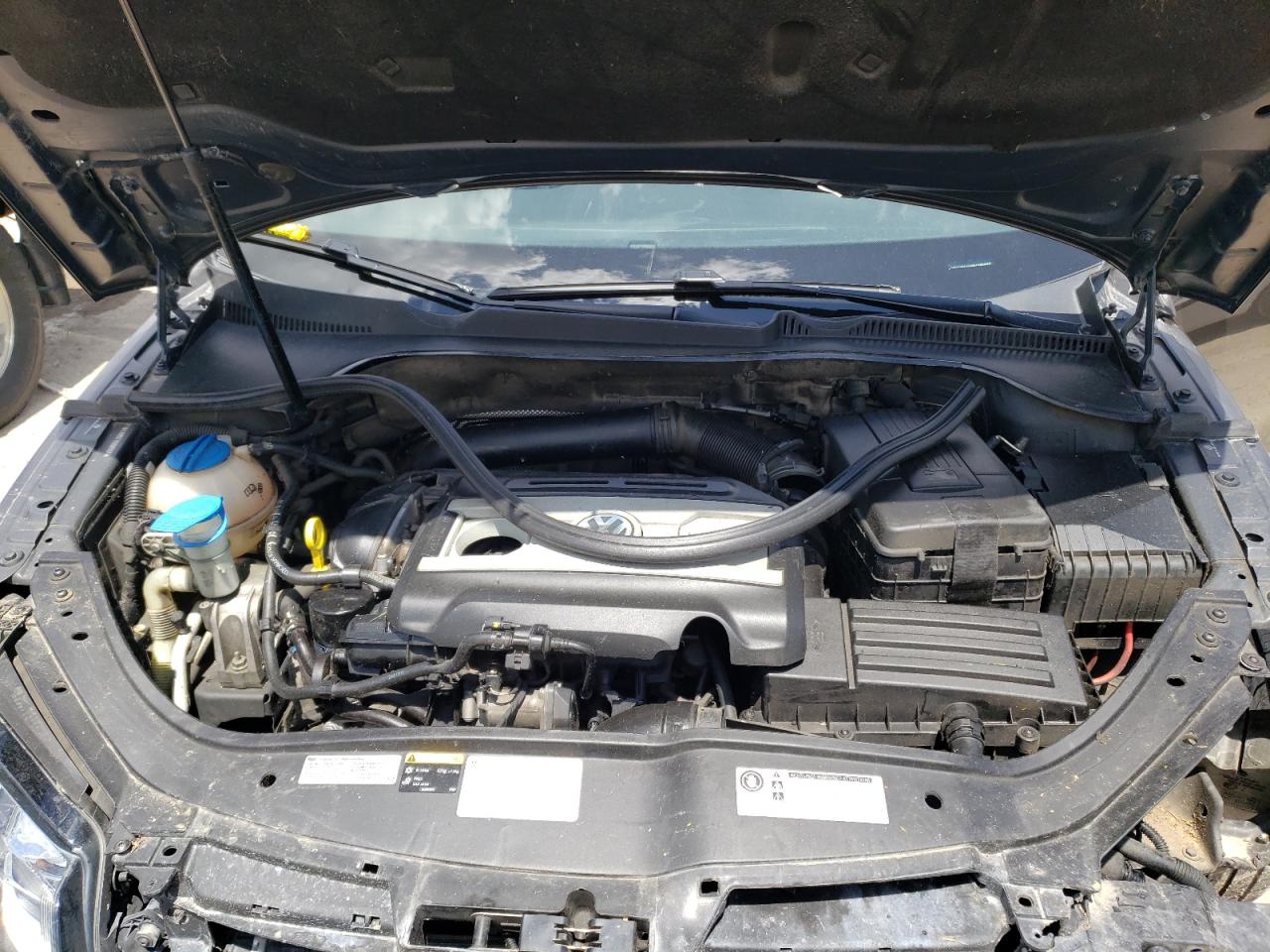 WVWFW8AH5EV000937 2014 Volkswagen Eos Lux