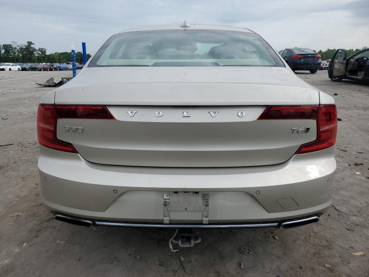 LVY992MK6JP029654 2018 Volvo S90 T6 Momentum