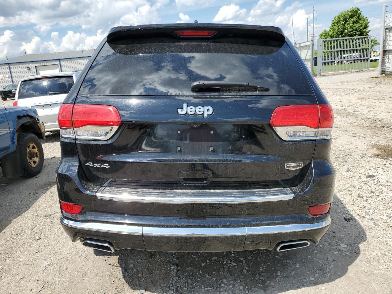 1C4RJFJG1JC230679 2018 Jeep Grand Cherokee Summit