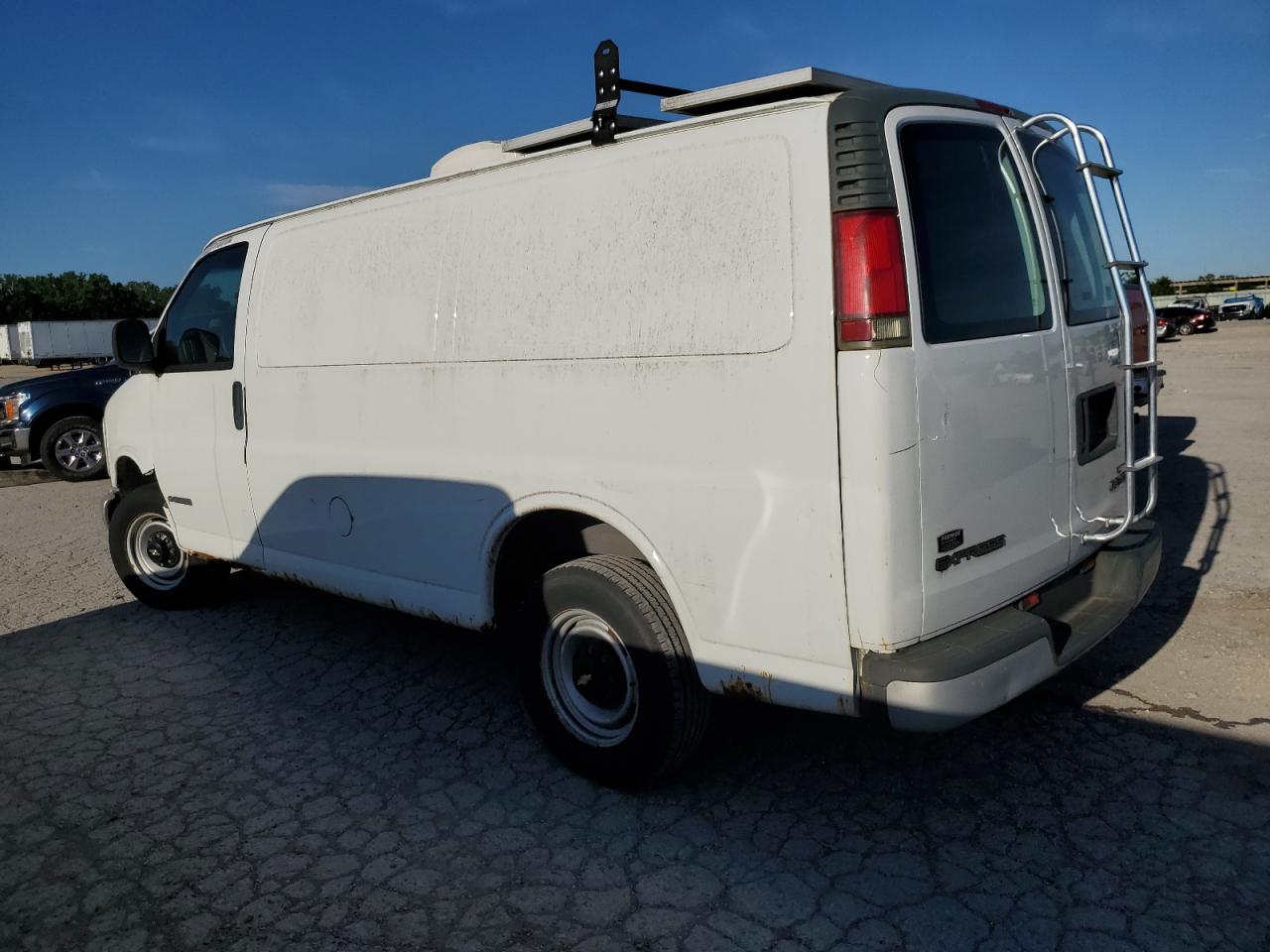 1GCGG25R721177106 2002 Chevrolet Express G2500