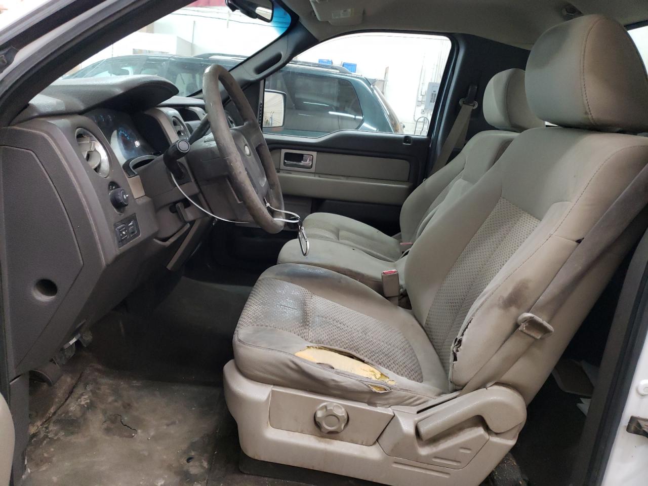 1FTMF1C82AKB04504 2010 Ford F150