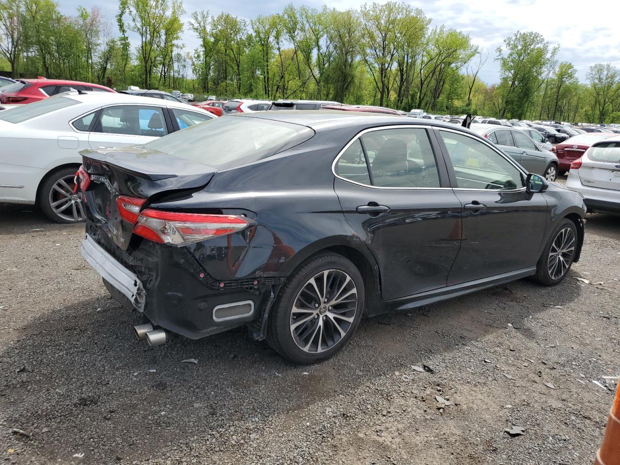 JTNB11HK9J3037447 2018 Toyota Camry L