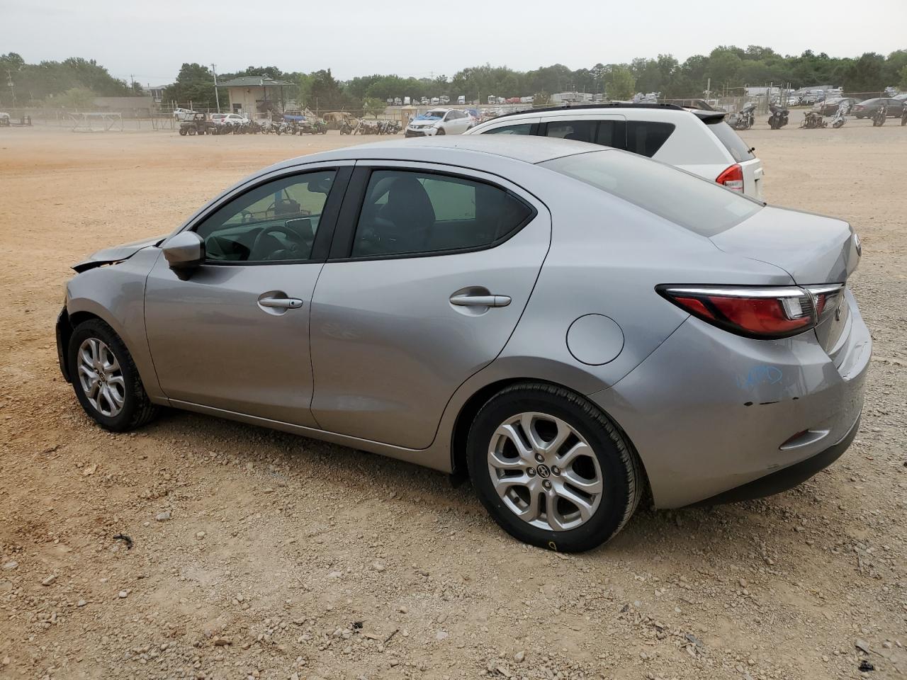 3MYDLBZV3GY127443 2016 Toyota Scion Ia