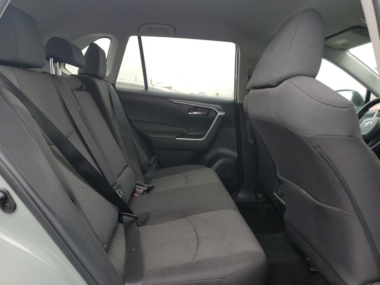 2T3P1RFV9NW273119 2022 Toyota Rav4 Xle