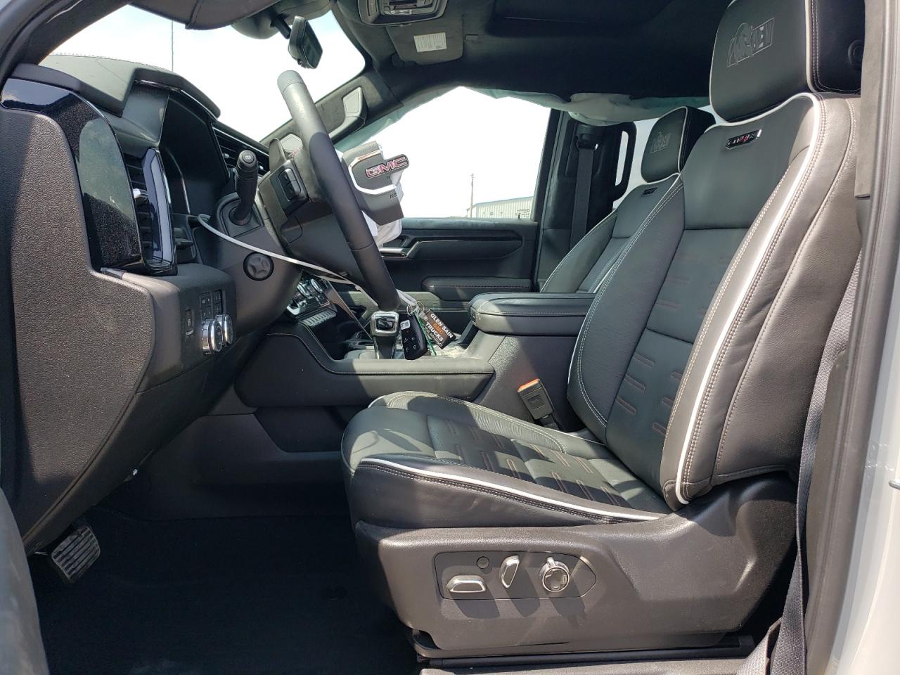 3GTUUFEL2RG170901 2024 GMC Sierra K1500 At4X