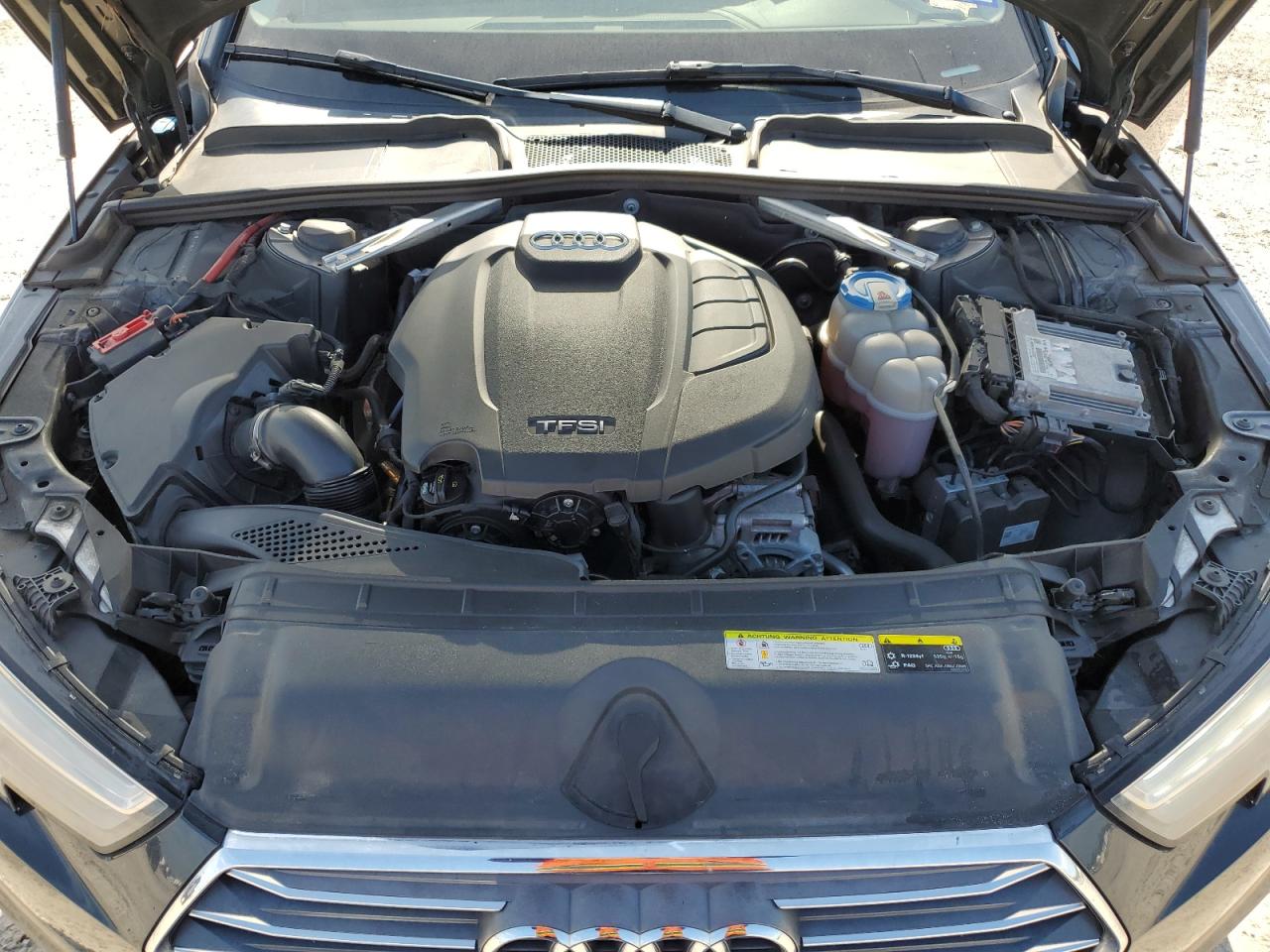 WAUKMAF43JA087074 2018 Audi A4 Premium